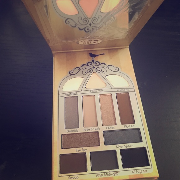 Pretty vulgar nightingale eye shadow palette - Picture 1 of 4